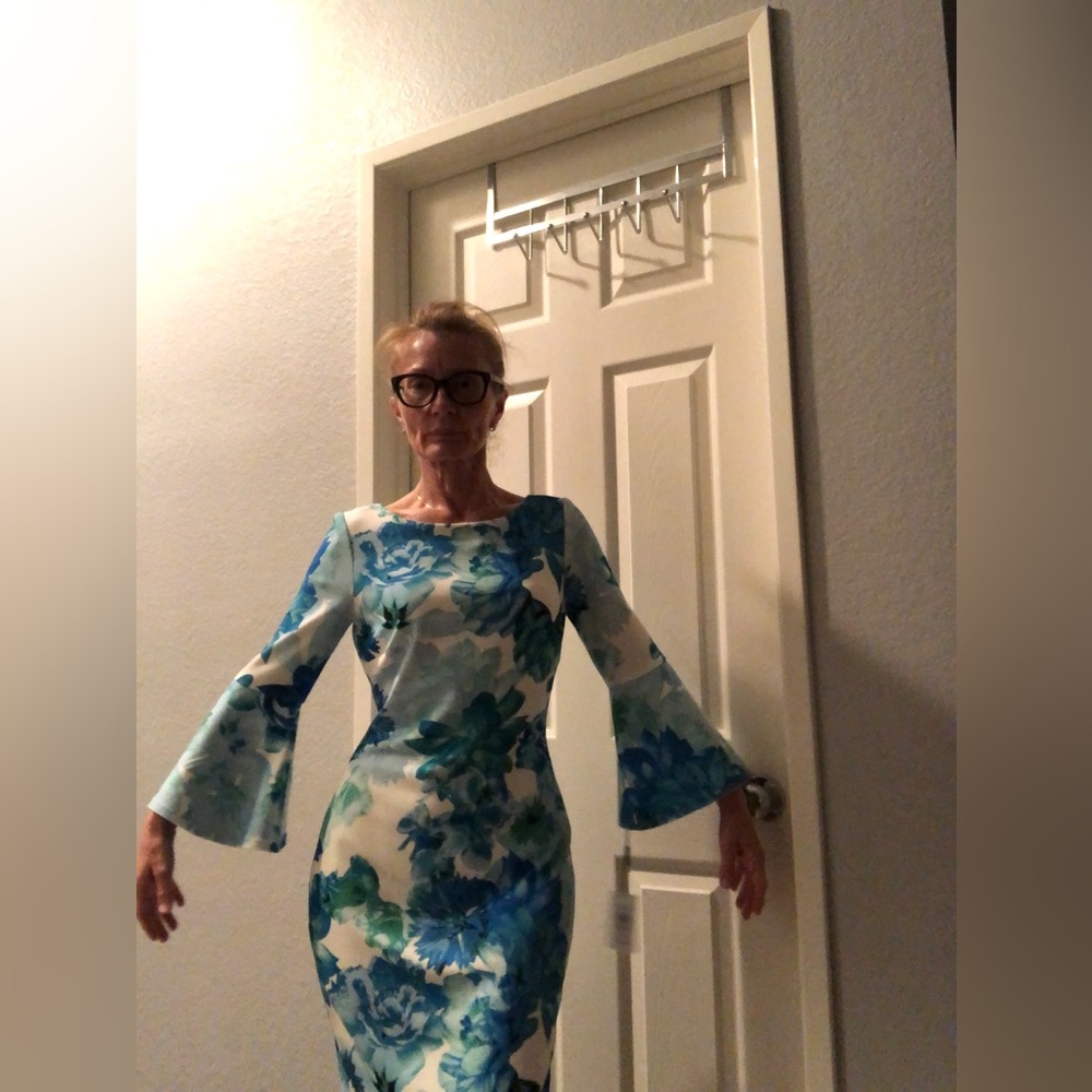 NWT Calvin Klein floral dress size 2